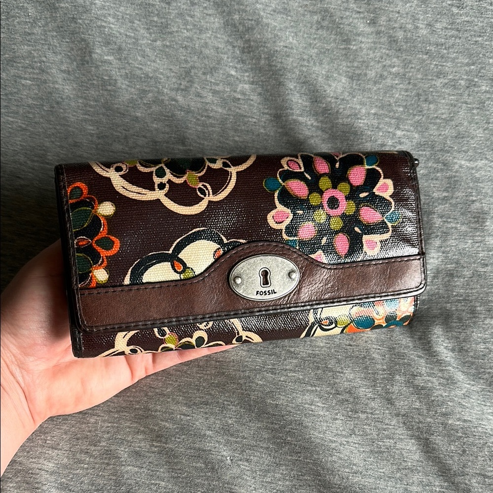 Fossil Women's Floral Brown Wallet